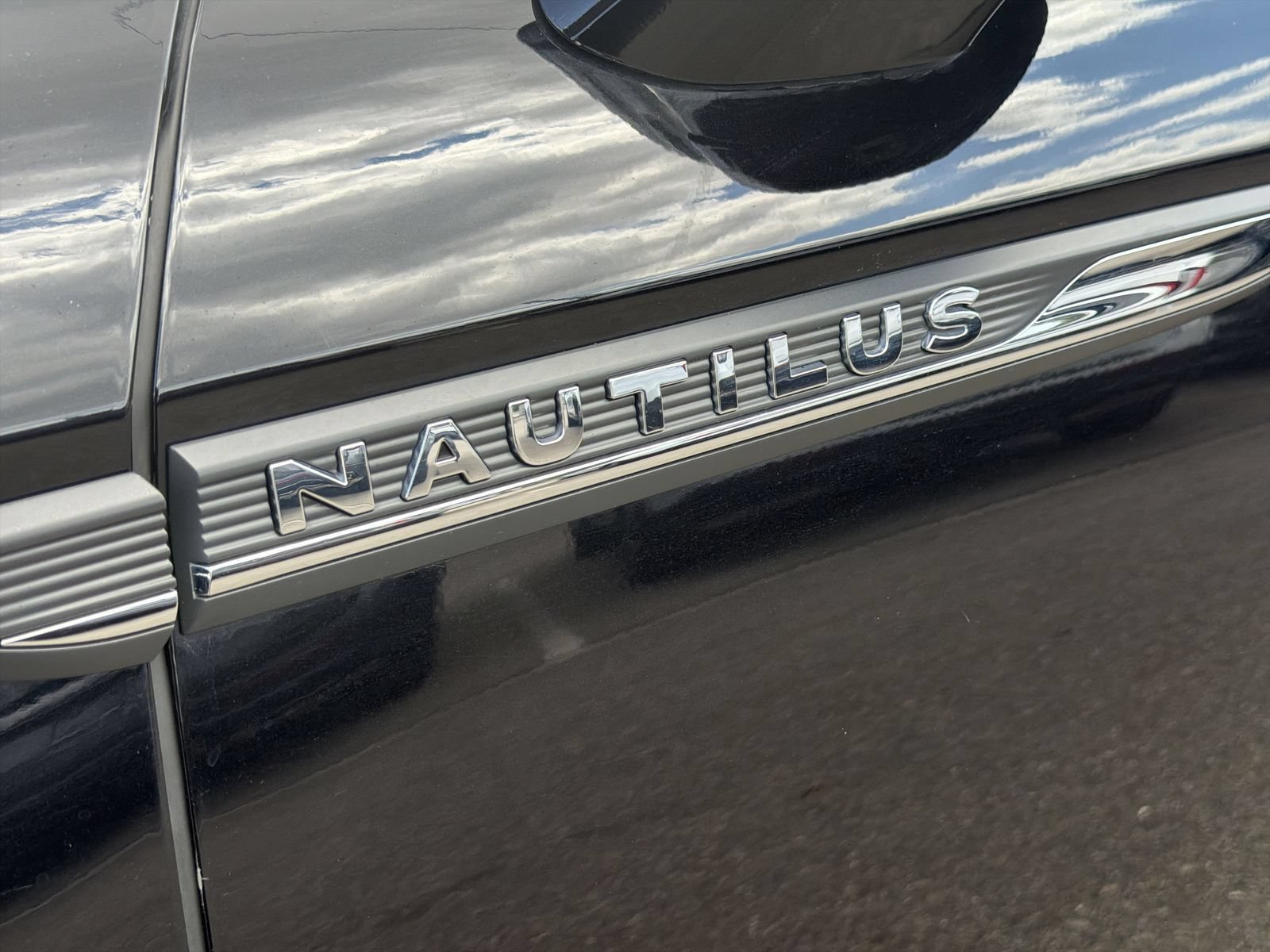 Used 2019 Lincoln Nautilus Select AWD/4WD image 14