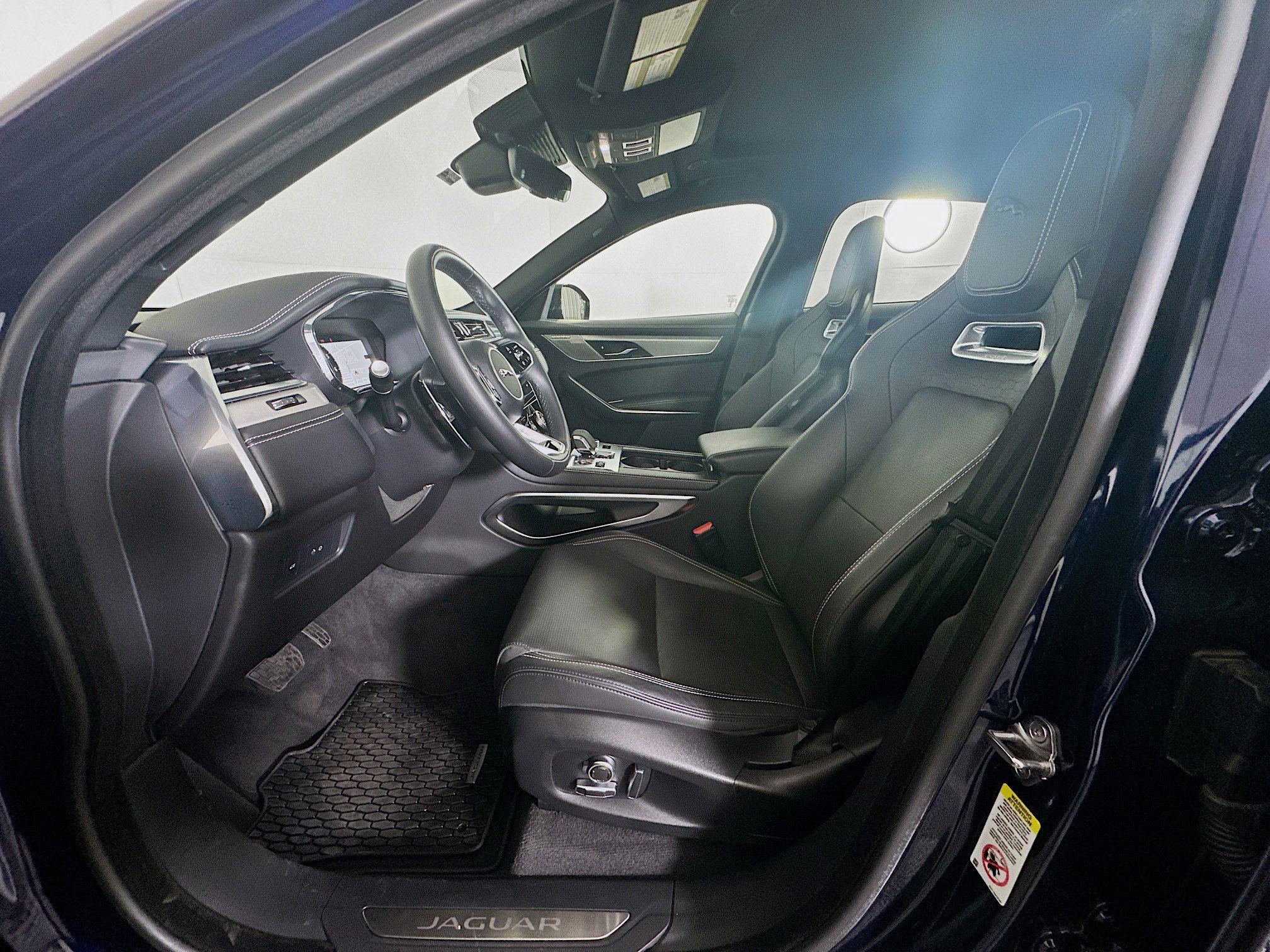 Used 2025 Jaguar F-PACE R-Dynamic S image 13