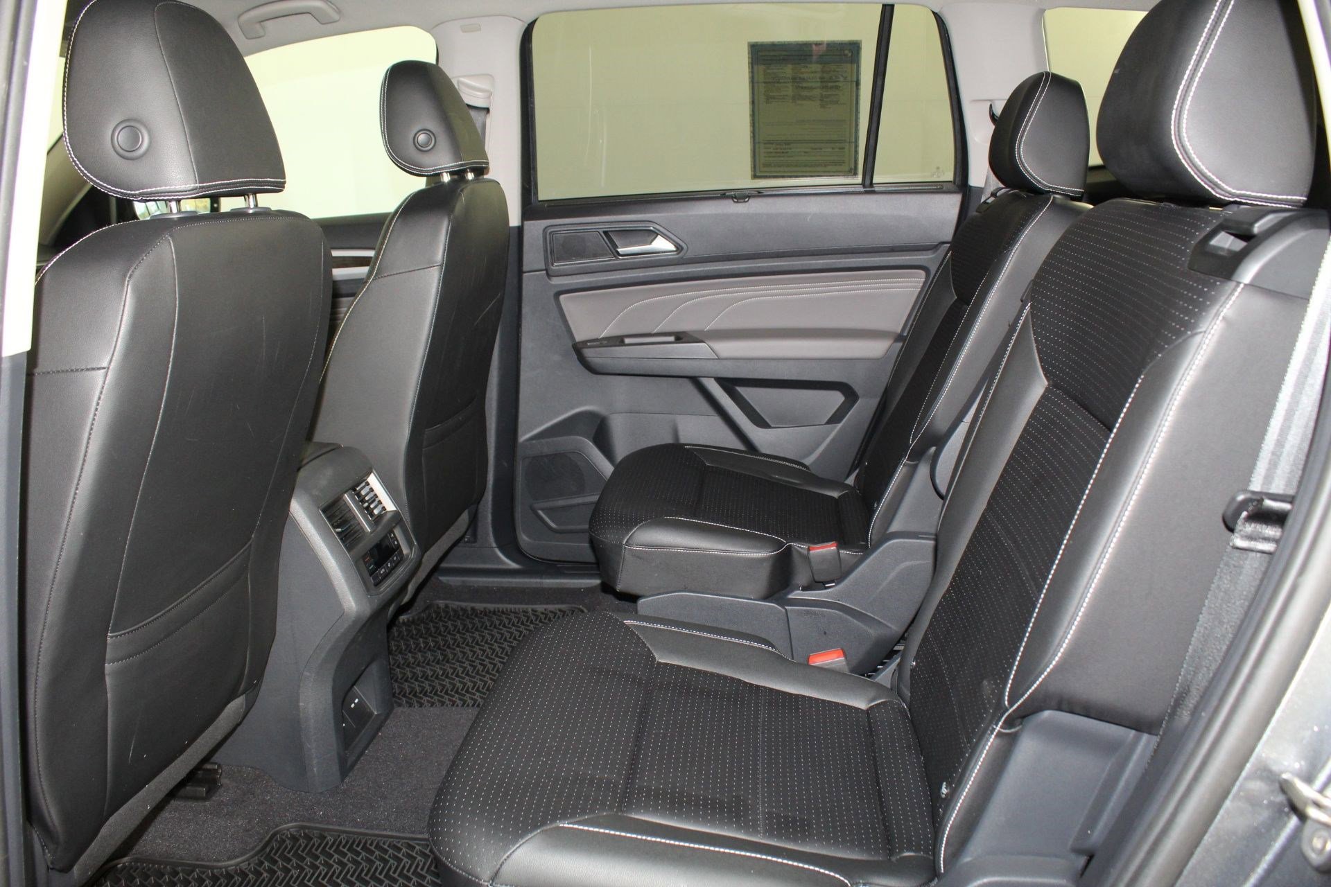 Used 2023 Volkswagen Atlas SE w/ Panoramic Sunroof Package image 23