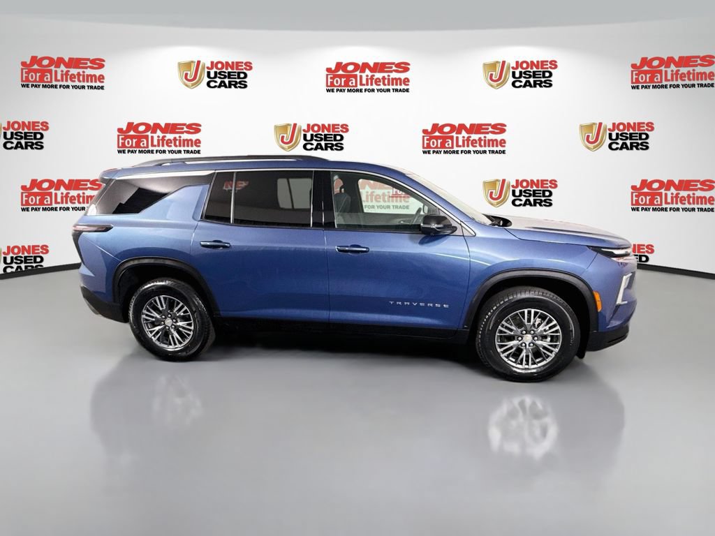 Used 2024 Chevrolet Traverse LT AWD/4WD image 17