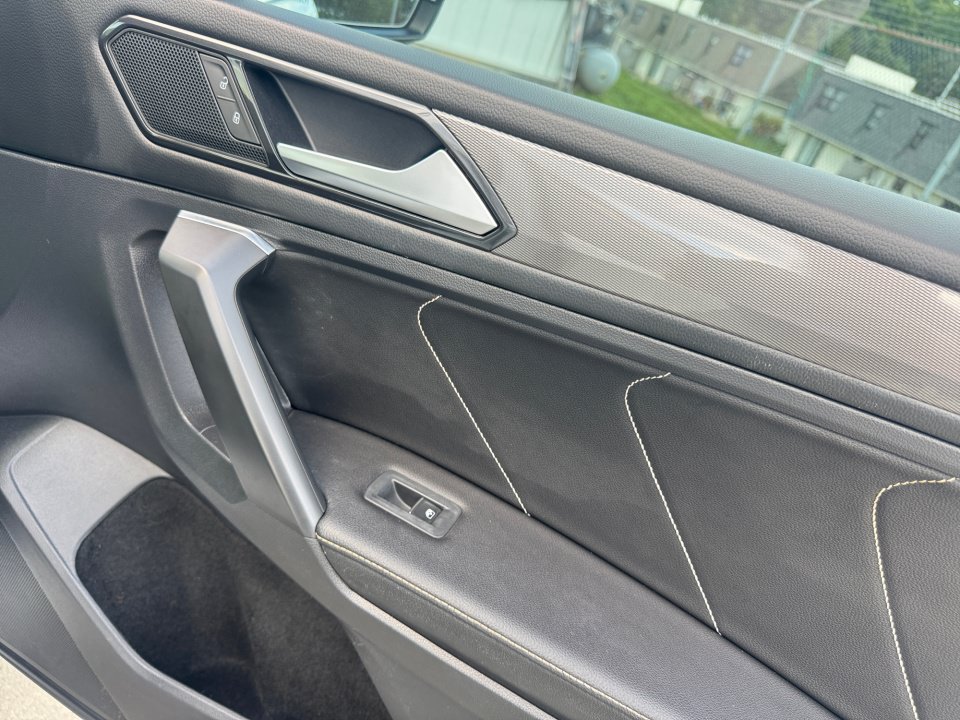 Used 2022 Volkswagen Tiguan SE FWD image 35