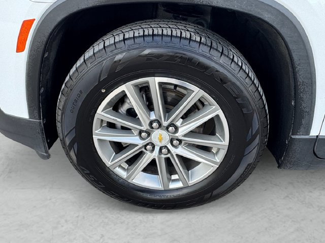 Used 2023 Chevrolet Traverse LT FWD image 23