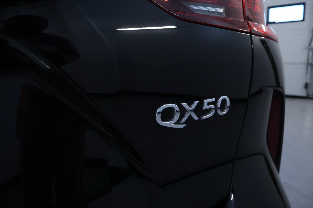 Used 2022 INFINITI QX50 Essential AWD/4WD image 10