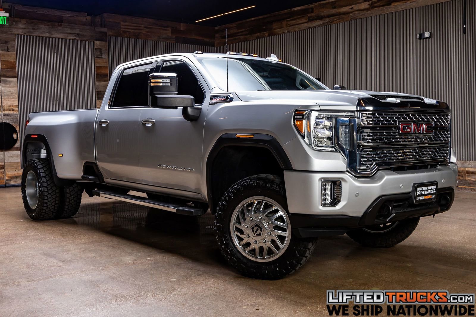 Used 2021 GMC Sierra 3500 Denali w/ Denali Ultimate Package AWD/4WD image 1