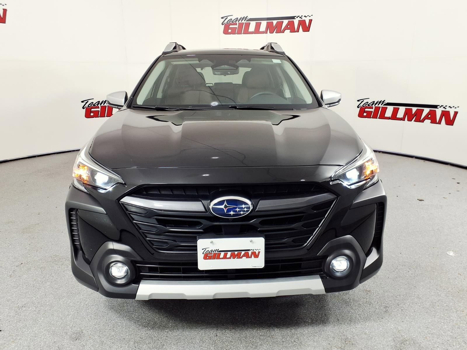 Used 2025 Subaru Outback Touring image 2