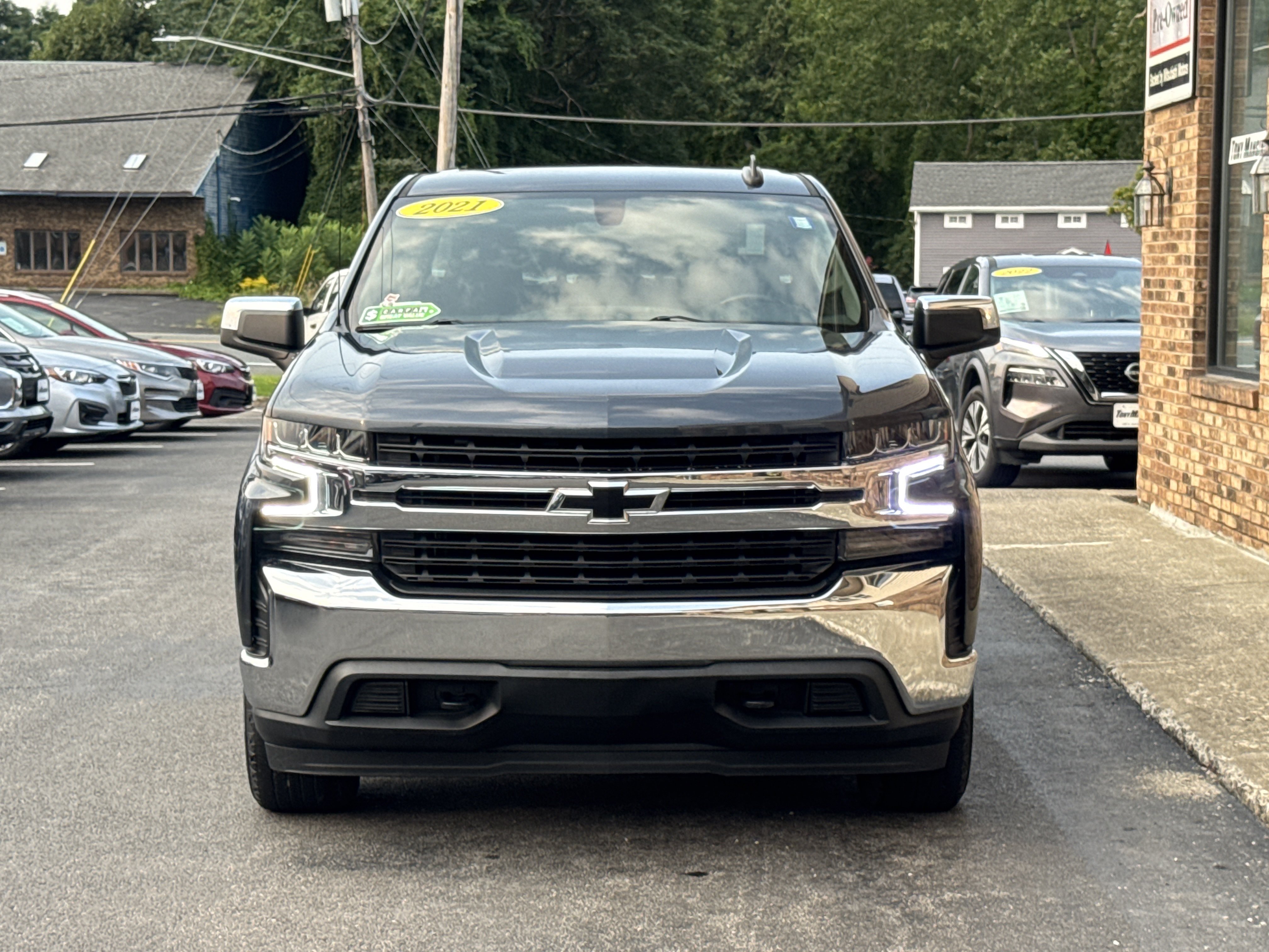 Used 2021 Chevrolet Silverado 1500 LT w/ Z71 Off-Road Package AWD/4WD image 8