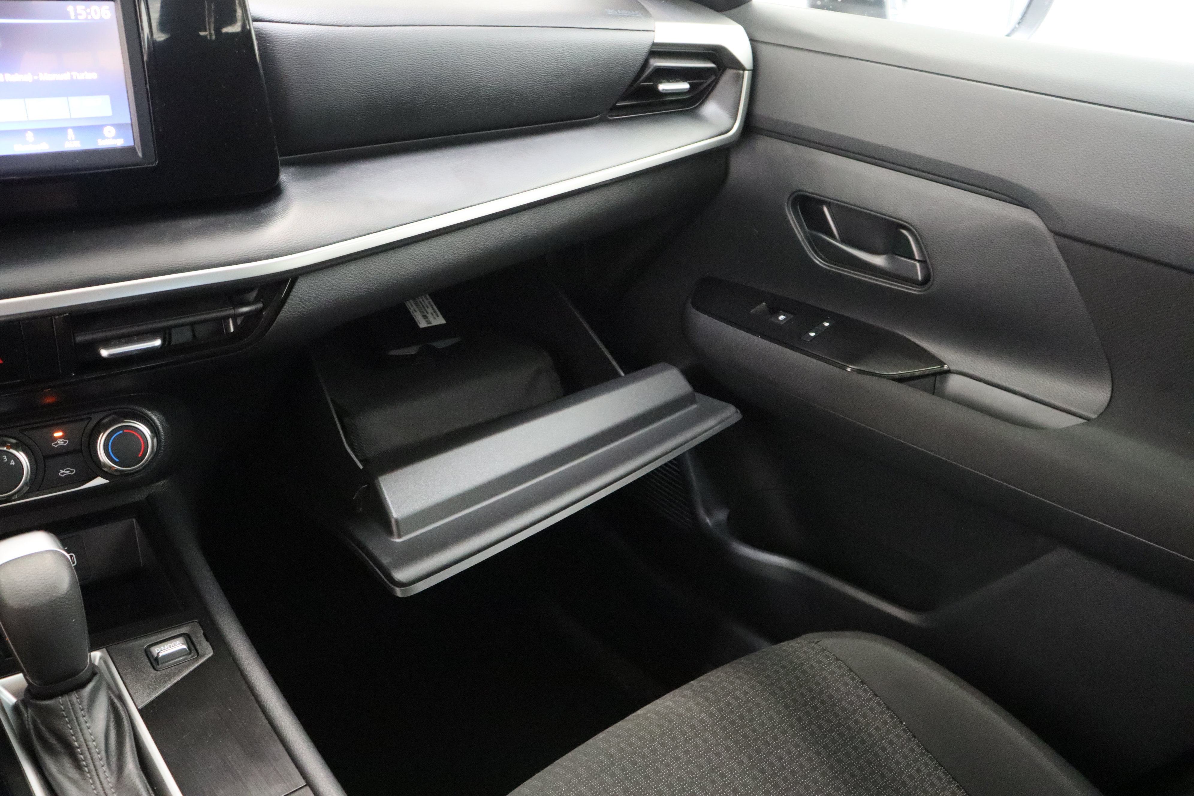 Used 2025 Nissan Kicks S FWD image 22