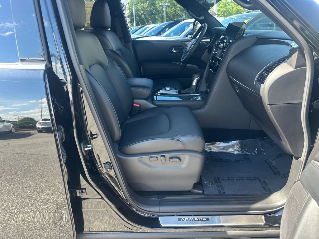 Used 2024 Nissan Armada SL w/ Midnight Edition Package RWD image 11