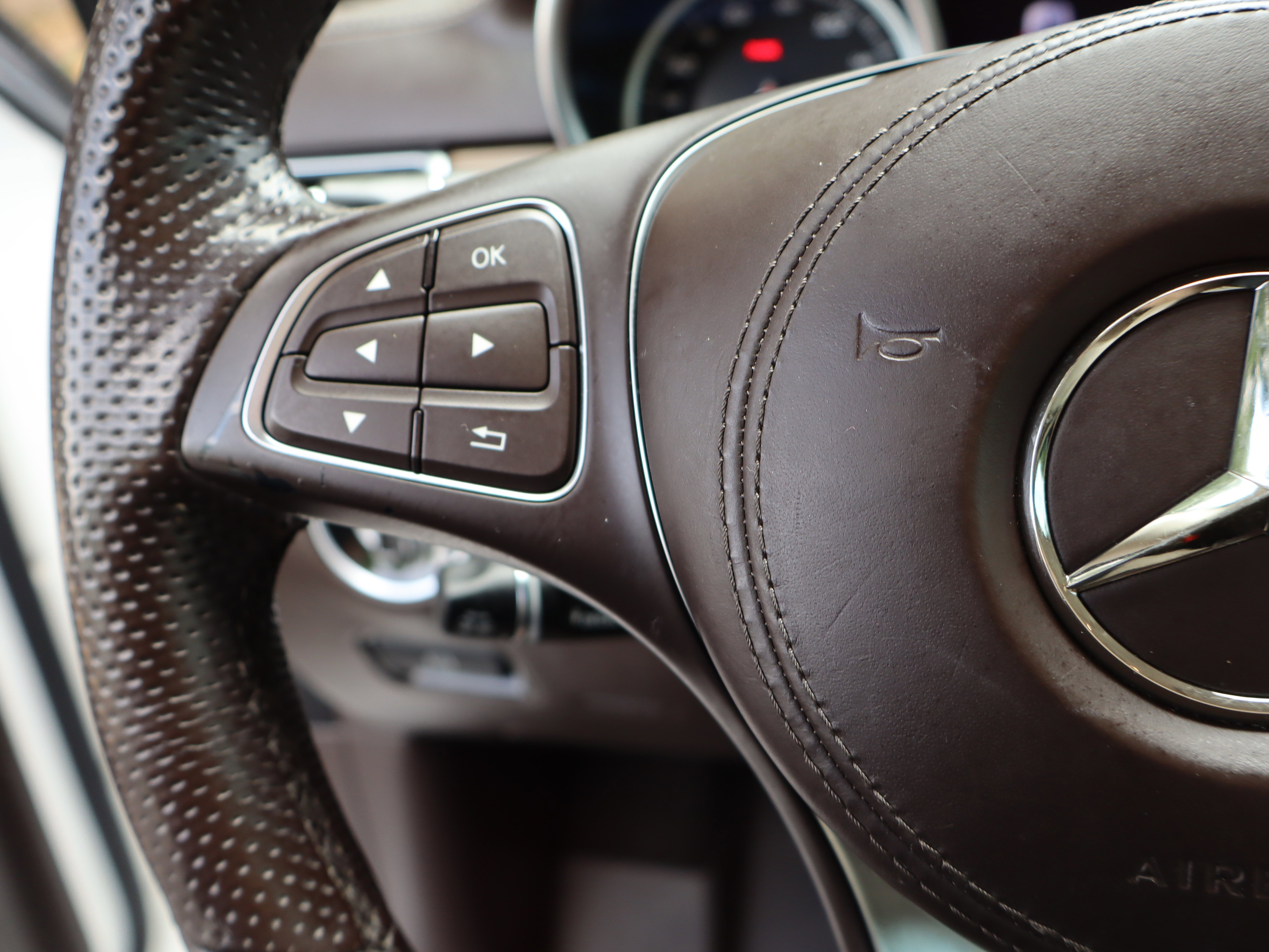 Used 2018 Mercedes-Benz GLS 550 4MATIC image 28