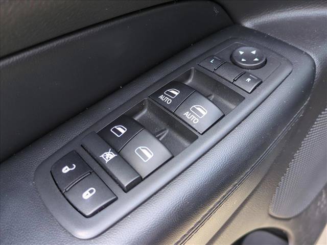 Used 2018 Jeep Grand Cherokee Altitude AWD/4WD image 9
