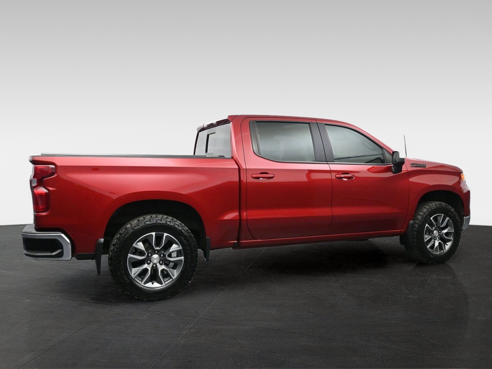 Used 2023 Chevrolet Silverado 1500 LT AWD/4WD image 5