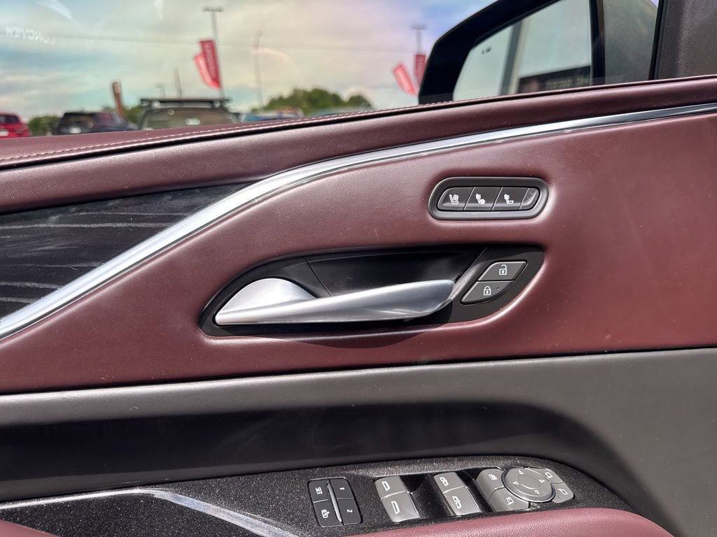 Used 2023 Cadillac Escalade ESV V AWD/4WD image 13