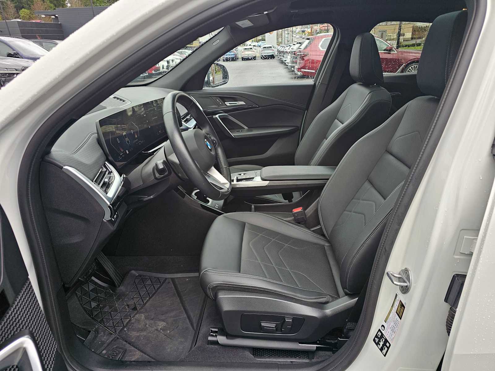 Used 2025 BMW X2 xDrive28i w/ Technology Package image 28