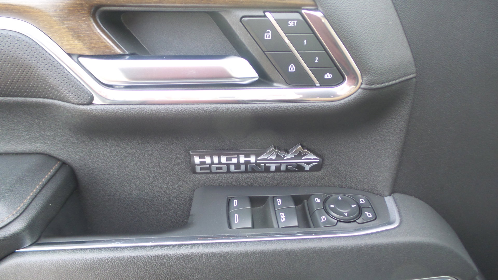 Used 2024 Chevrolet Silverado 1500 High Country w/ Technology Package image 11