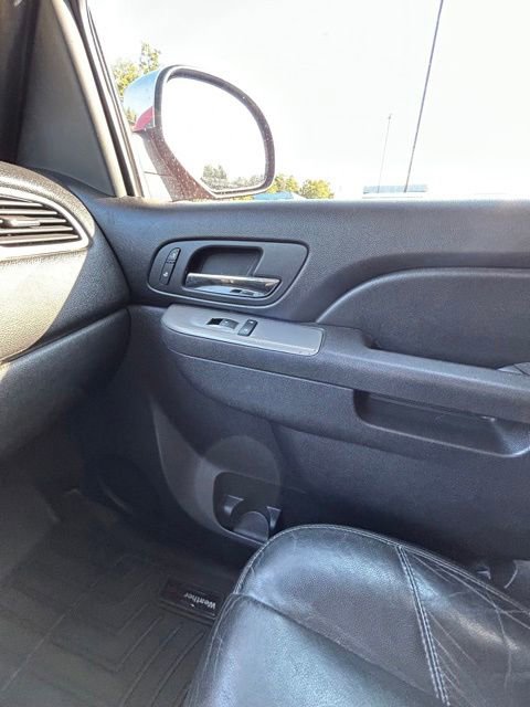 Used 2010 Chevrolet Suburban LT AWD/4WD image 26