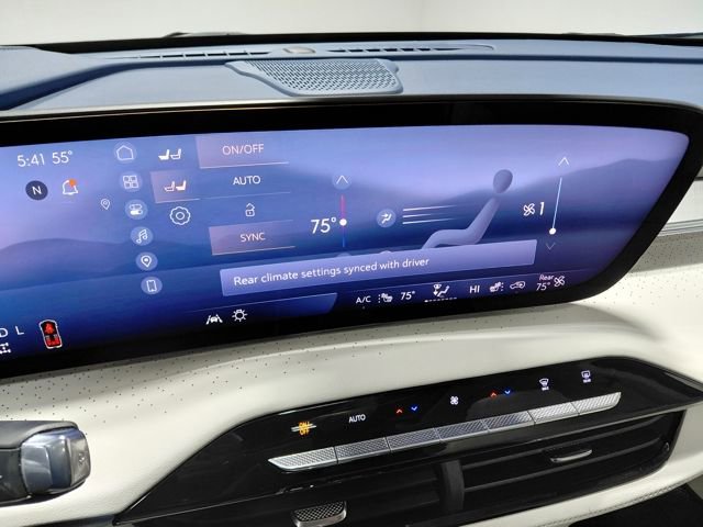 Used 2025 Buick Enclave Avenir w/ LPO, All-Weather Package image 42