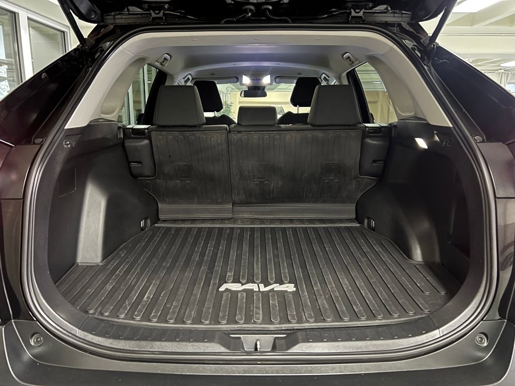Certified 2024 Toyota RAV4 LE image 38