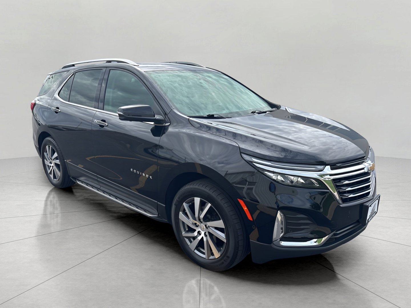 Used 2023 Chevrolet Equinox Premier AWD/4WD image 1