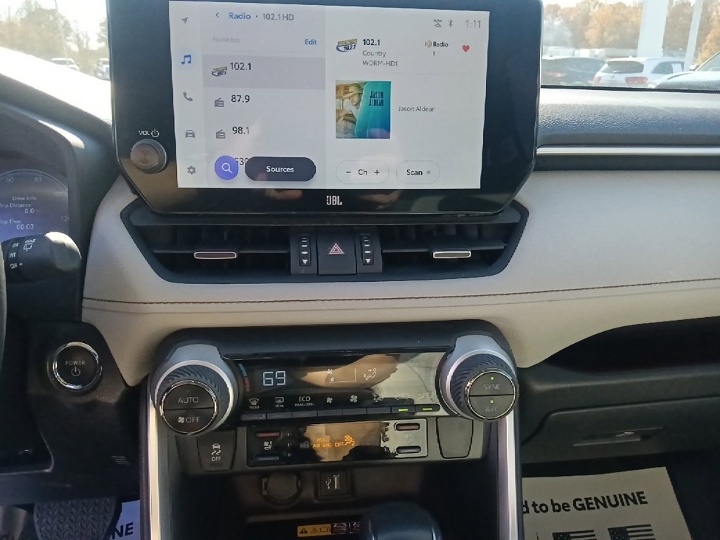 Used 2024 Toyota RAV4 Limited image 21