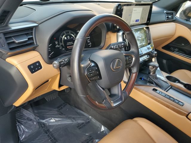 Used 2024 Lexus LX 600 4WD w/ Appearance Package image 19