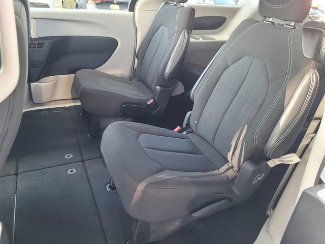 Certified 2023 Chrysler Voyager LX FWD image 17