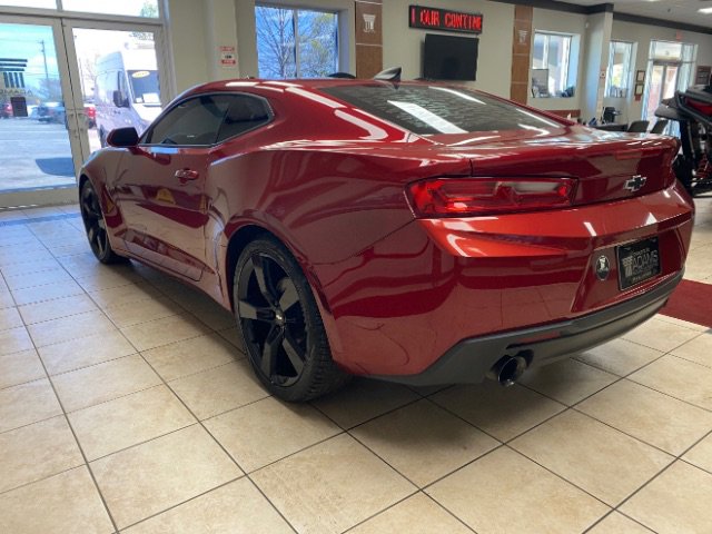 Used 2017 Chevrolet Camaro LT RWD image 3