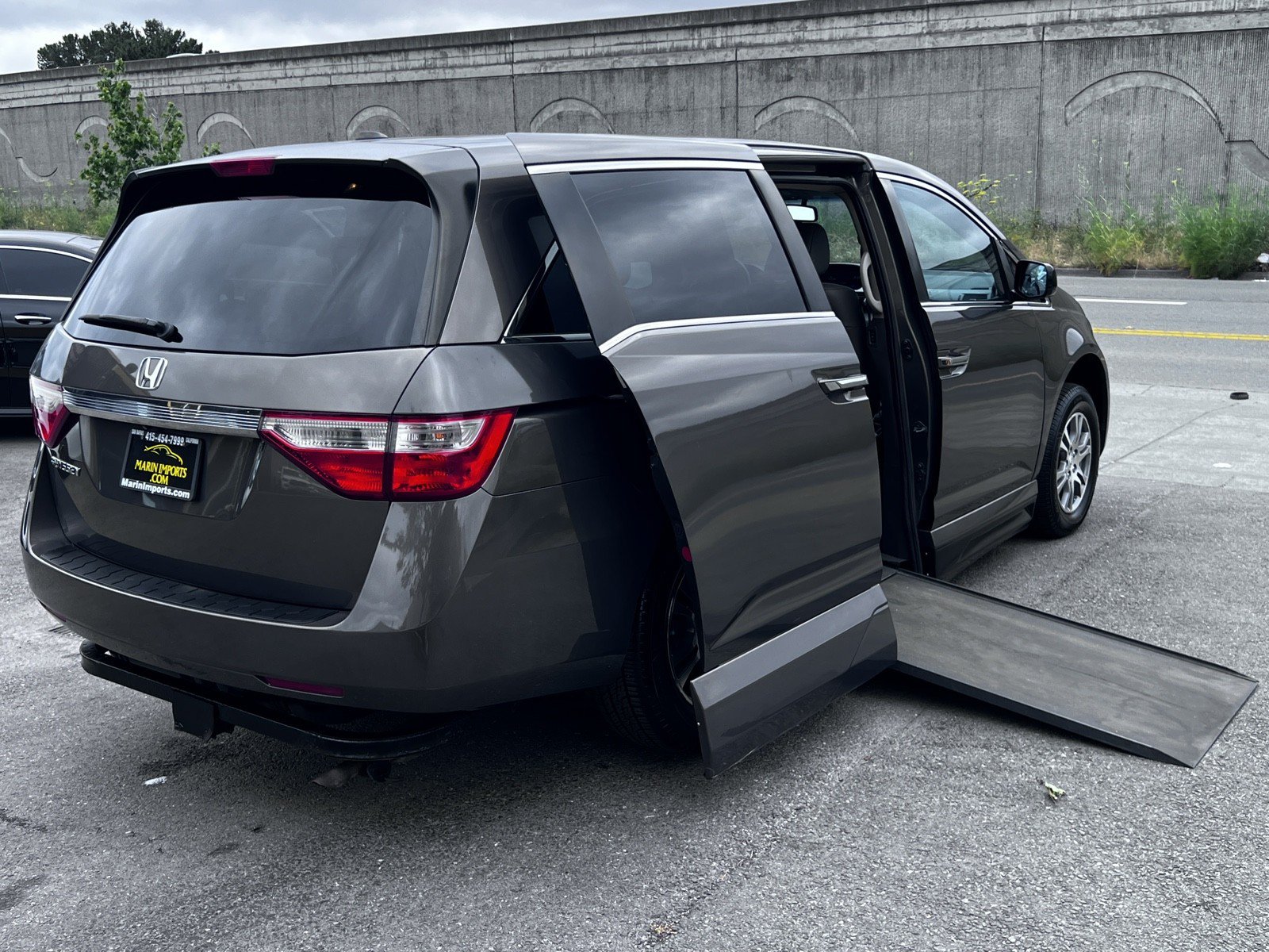 Used 2011 Honda Odyssey EX-L image 6