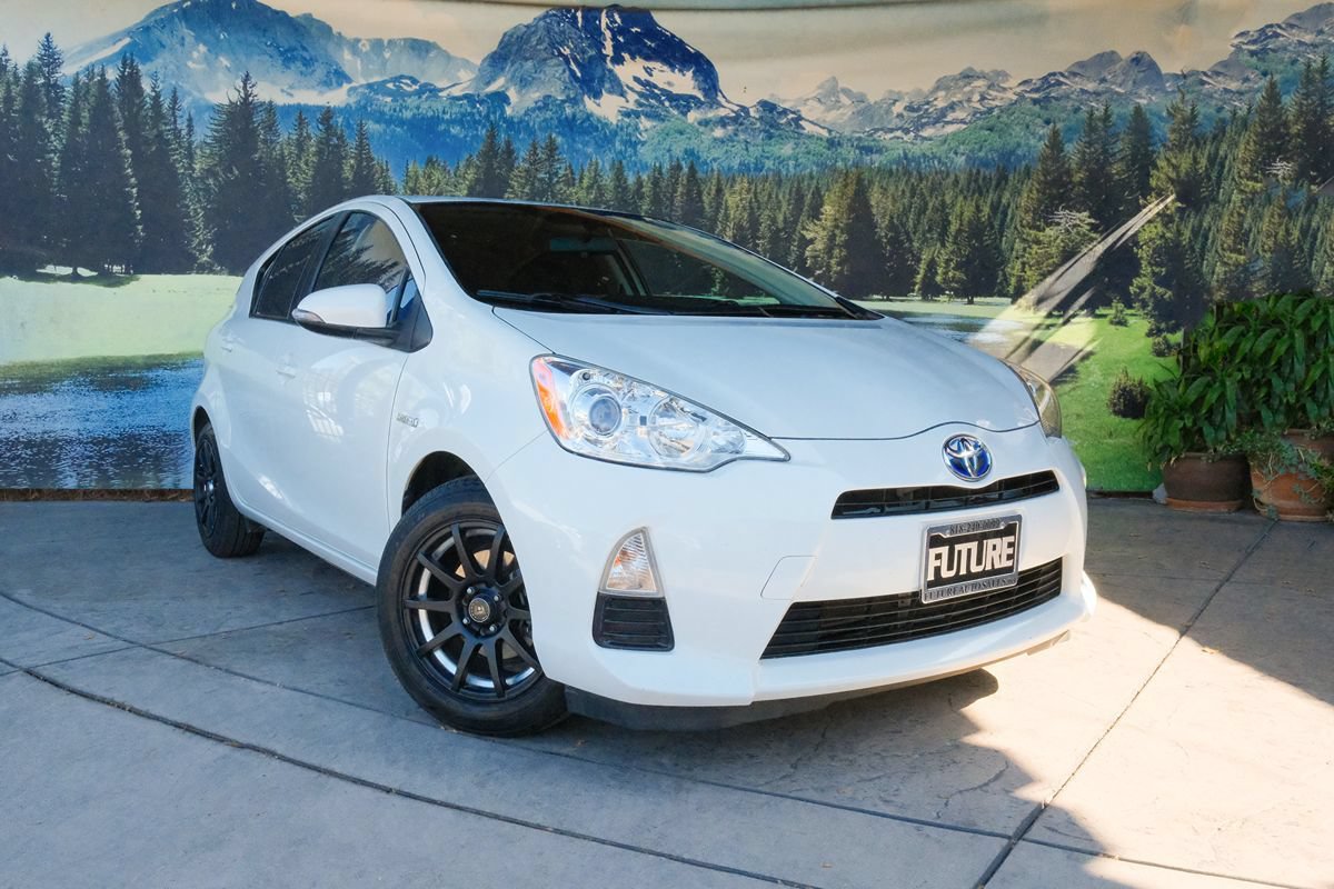 Used 2014 Toyota Prius C Three FWD image 3