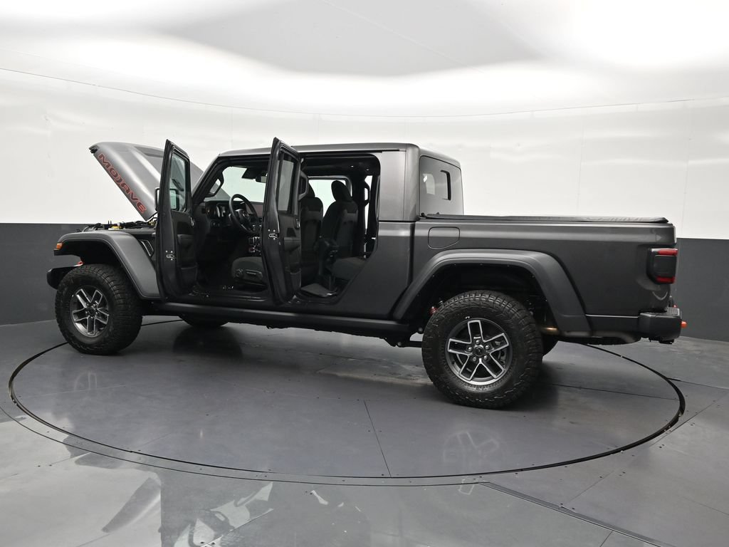 Used 2025 Jeep Gladiator Mojave w/ Convenience Group AWD/4WD image 38