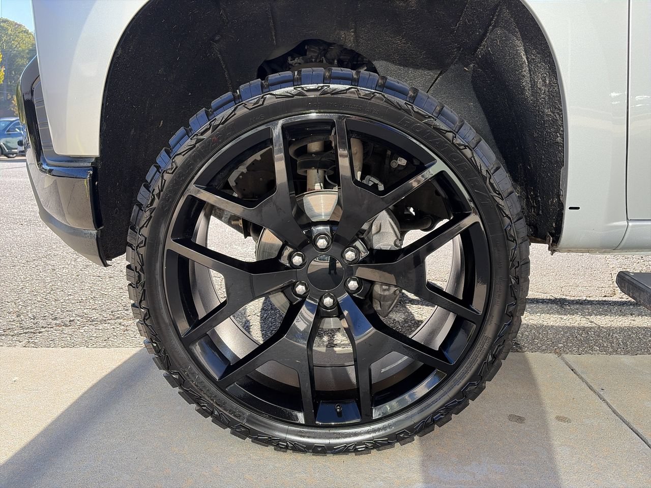Used 2021 Chevrolet Silverado 1500 Custom Trail Boss w/ LPO, Dark Essentials Package AWD/4WD image 13