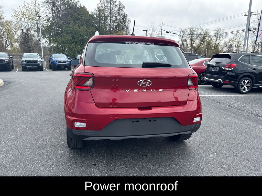 Used 2023 Hyundai Venue SEL FWD image 10