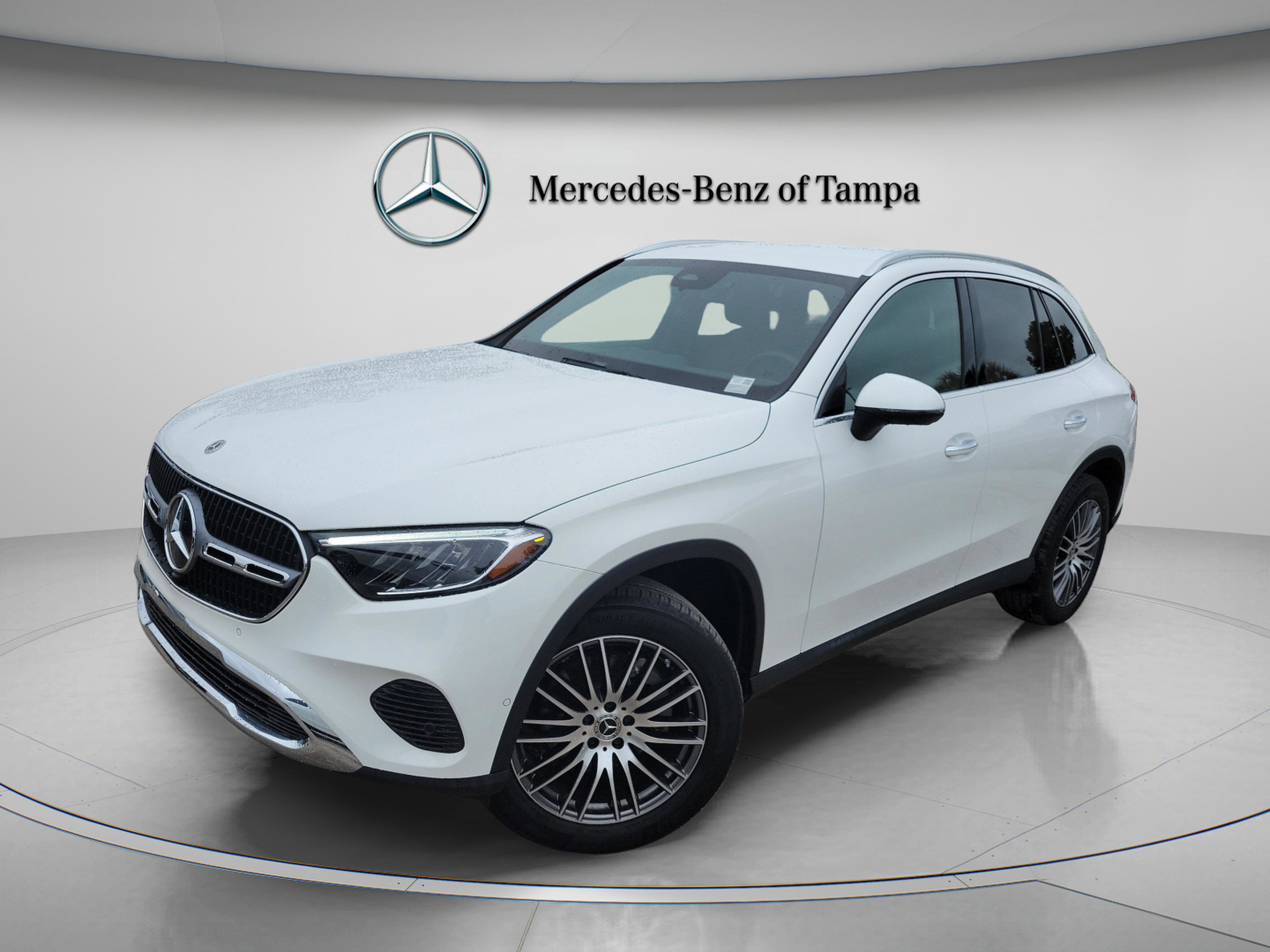 Used 2025 Mercedes-Benz GLC 300 image 1