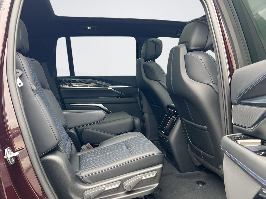 New 2026 Cadillac Escalade IQL Luxury AWD/4WD image 34