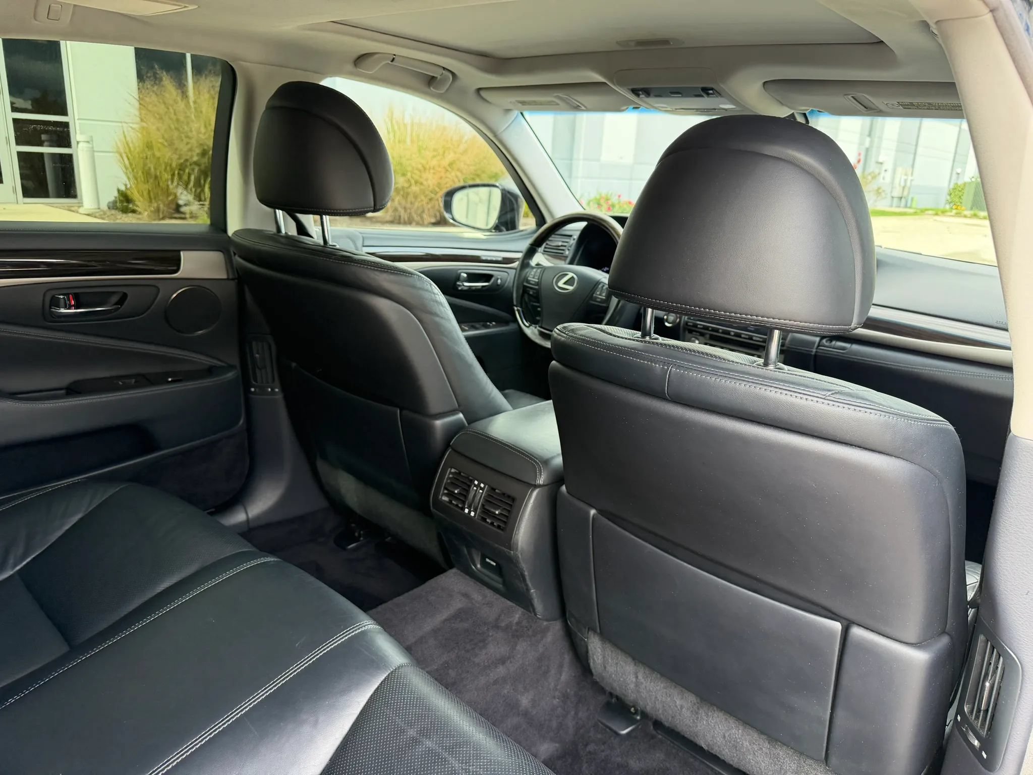 Used 2014 Lexus LS 460 w/ Comfort Package RWD image 19
