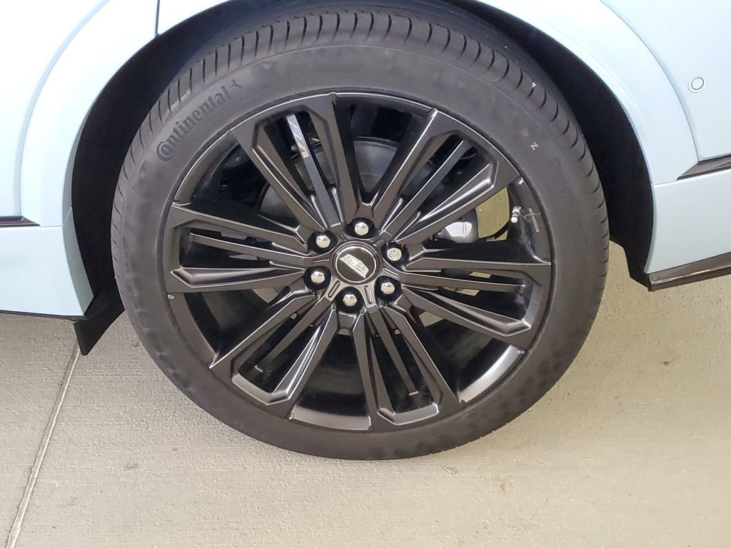 New 2026 Cadillac Lyriq V w/ Exterior Carbon Fiber Package AWD/4WD image 8