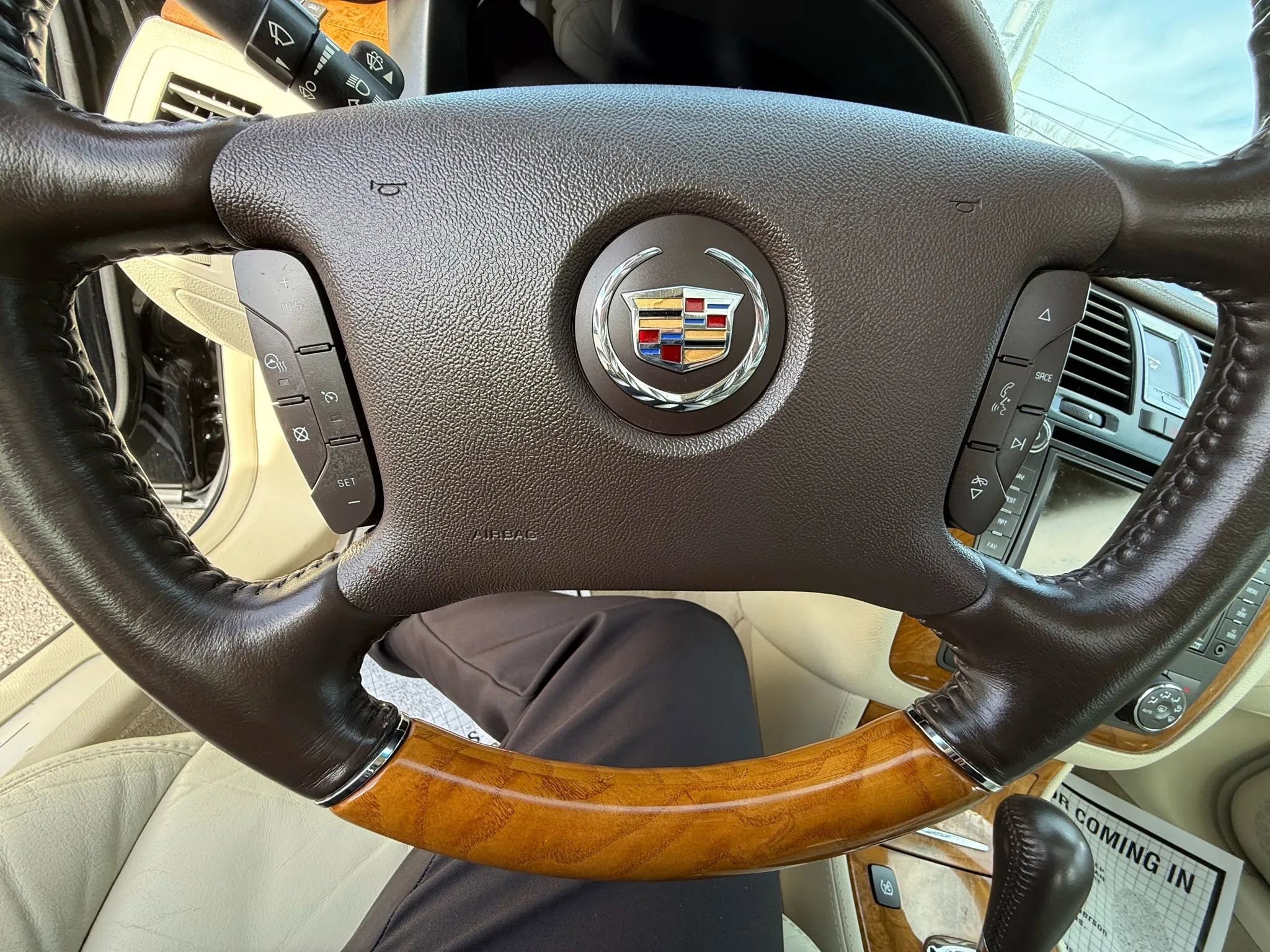 Used 2010 Cadillac DTS Platinum FWD image 12