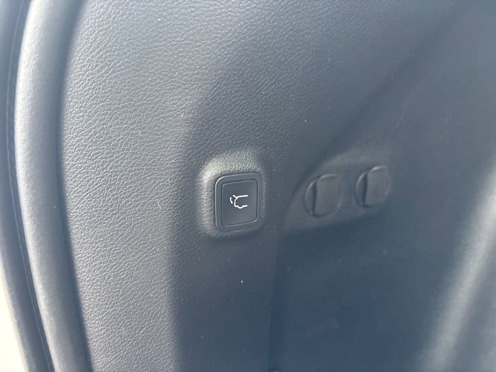 Certified 2020 Jeep Cherokee Limited image 13