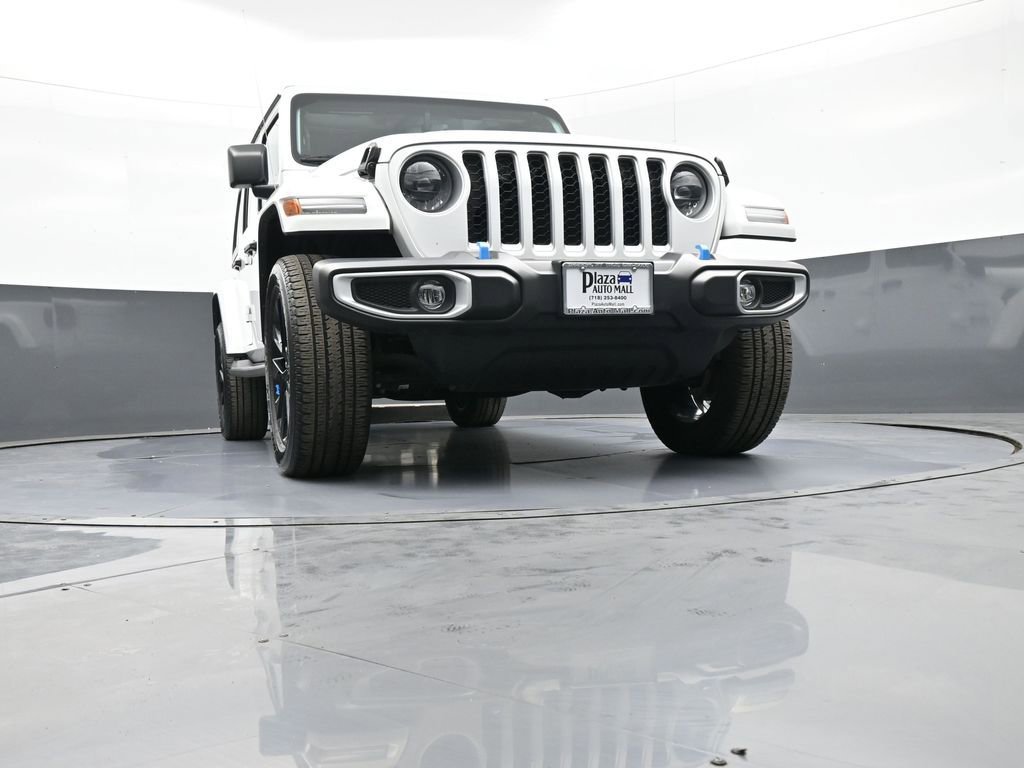 Used 2023 Jeep Wrangler Unlimited Sahara w/ Cold Weather Group image 32
