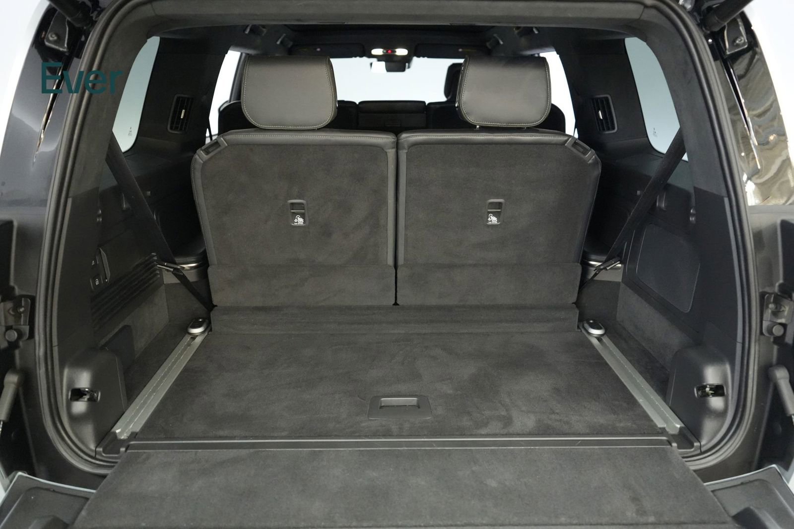 Used 2024 Rivian R1S Adventure image 8
