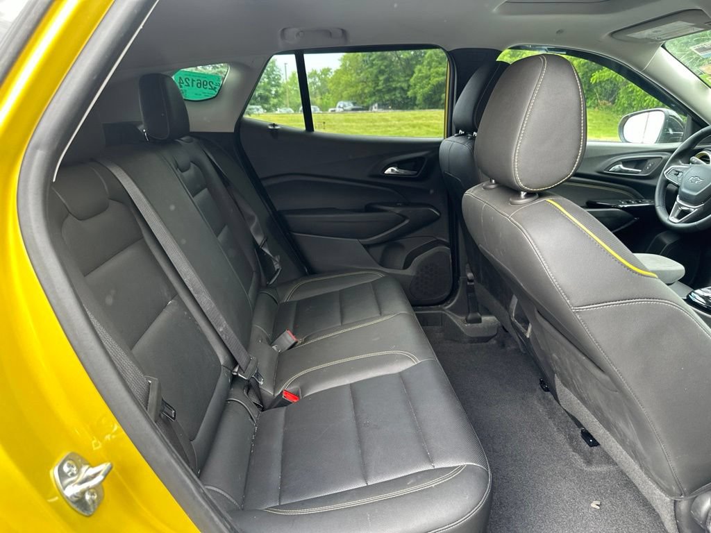 Used 2025 Chevrolet Trax ACTIV w/ Sunroof Package FWD image 17