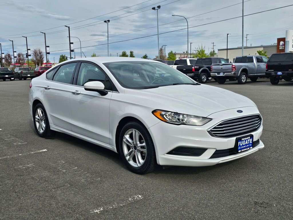 Used 2018 Ford Fusion SE FWD image 4