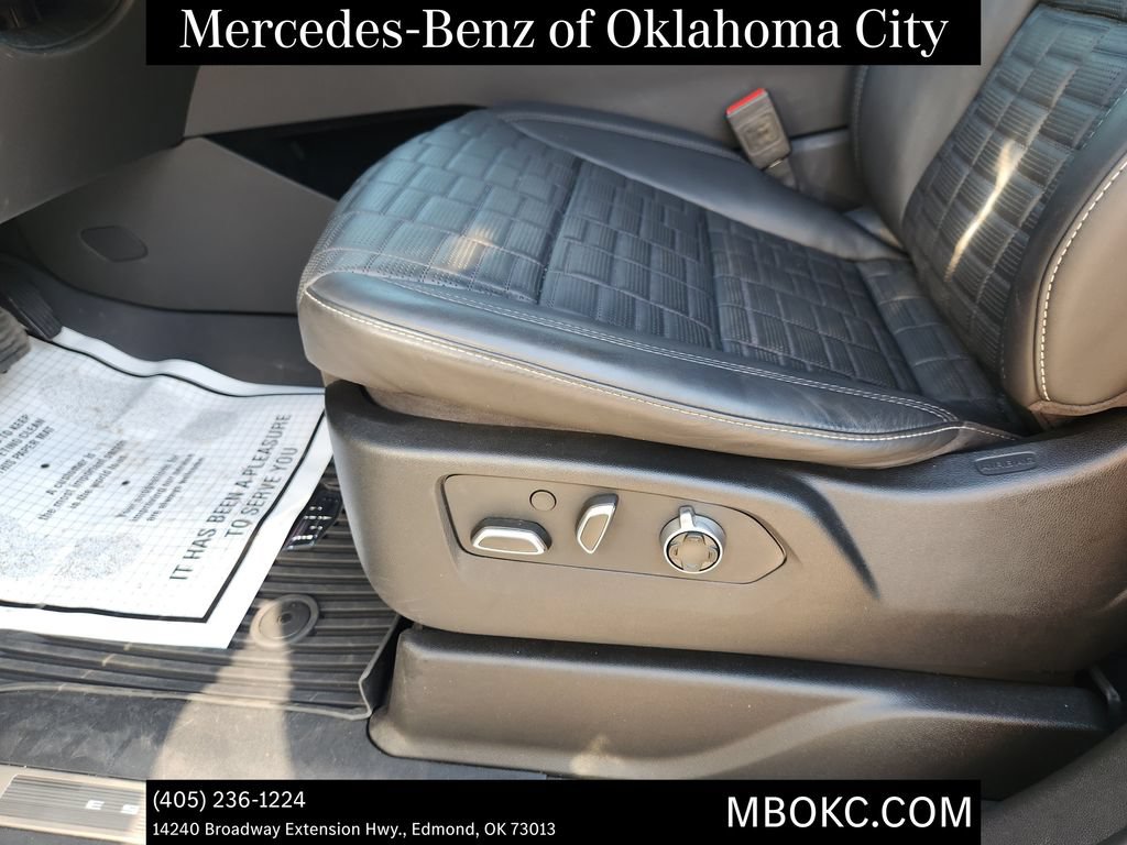 Used 2025 Cadillac Escalade Sport Platinum w/ LPO, Floor Liner Package AWD/4WD image 19