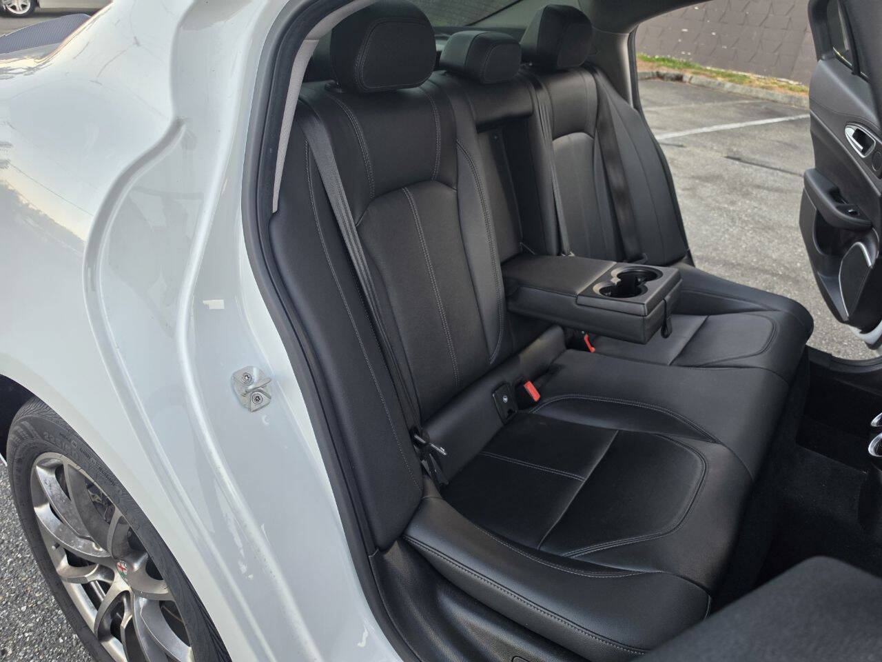 Used 2018 Alfa Romeo Giulia RWD image 53
