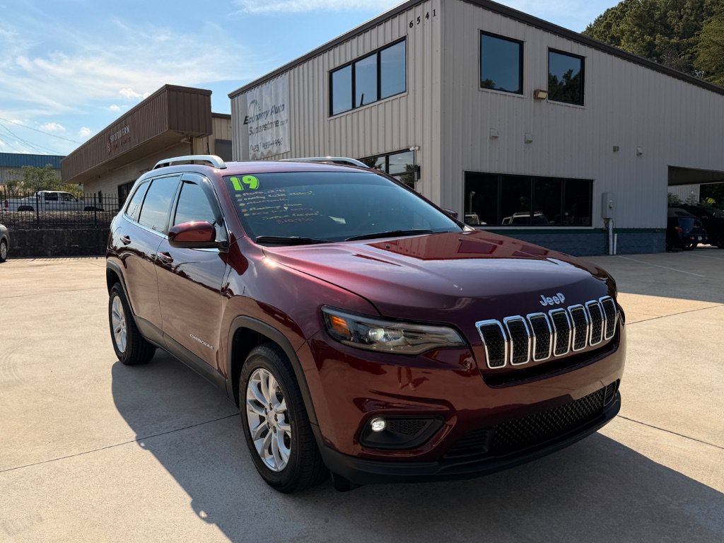 Used 2019 Jeep Cherokee Latitude w/ Popular Appearance Group