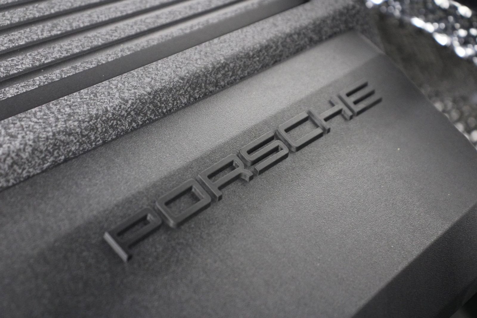 Certified 2026 Porsche Macan AWD/4WD image 27
