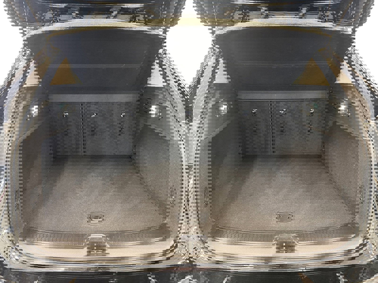 Used 2023 Buick Envision Essence w/ Technology Package I image 28