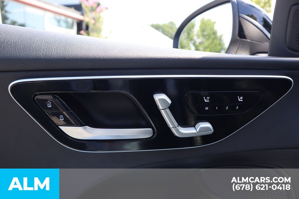 Used 2025 Mercedes-Benz C 300 Sedan image 19