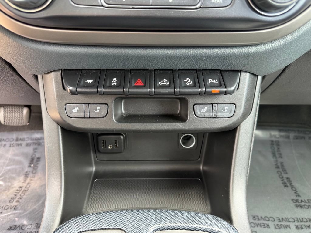 Used 2022 Chevrolet Colorado Z71 AWD/4WD image 24