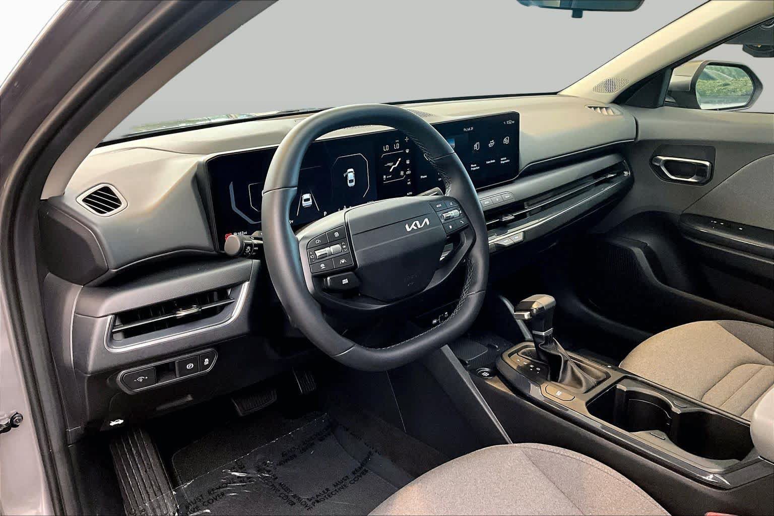 Used 2025 Kia K4 EX FWD image 16