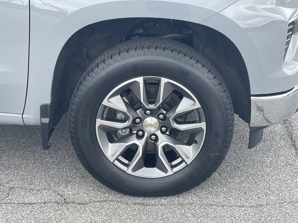 Used 2024 Chevrolet Silverado 1500 LT AWD/4WD image 10